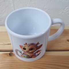 Océliane création mug enfant polymère dragon dessus